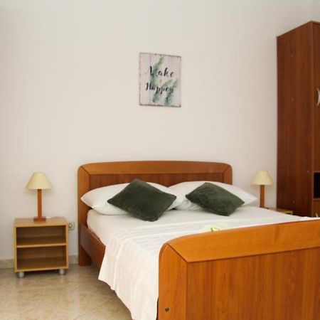 Apartments Marina Sveti Filip i Jakov Extérieur photo